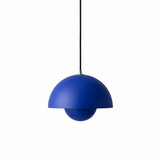 Duo in Klein Blue